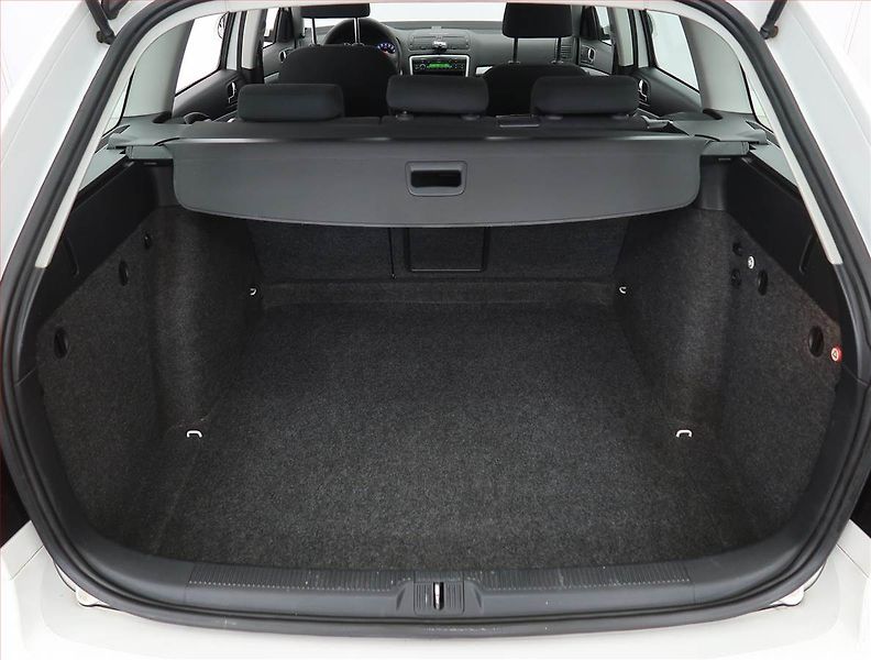 Škoda Octavia (2010) 1.6 TDI - fotka 12 z 14