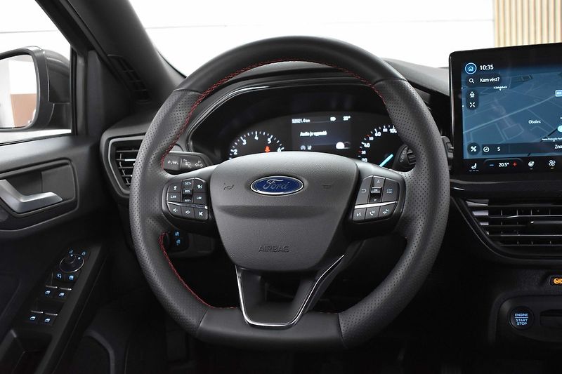 Ford Focus 1.0 EB 92kW ST-LINE*KAMERA*DPH - fotka 17 z 40