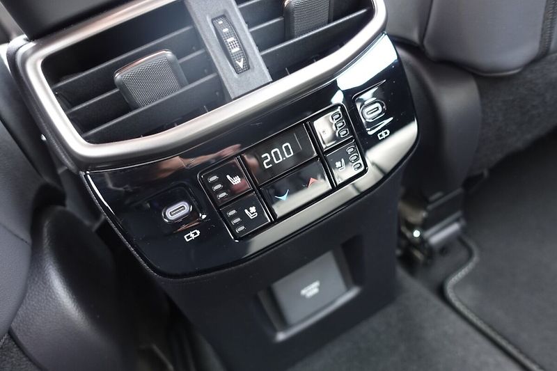 Lexus RX 500h RX500h F Sport Plus - fotka 28 z 39