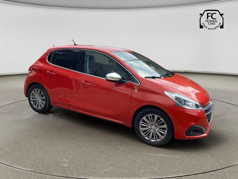 Peugeot 208 (2017) ALLURE 1.2 PureTech 110k S&S M - fotka 7 z 14