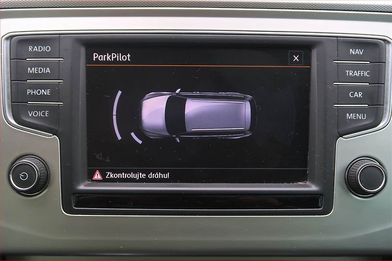Volkswagen Passat (2016) 2.0 TDI, Automat, Navi - fotka 16 z 17