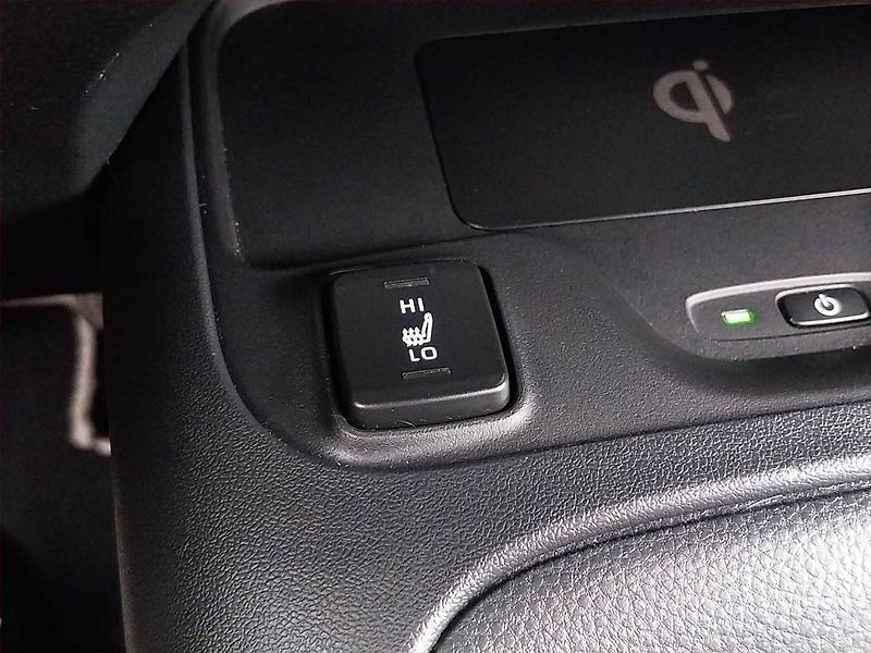 Toyota Corolla (2024) 1.8 Hybrid - fotka 18 z 22
