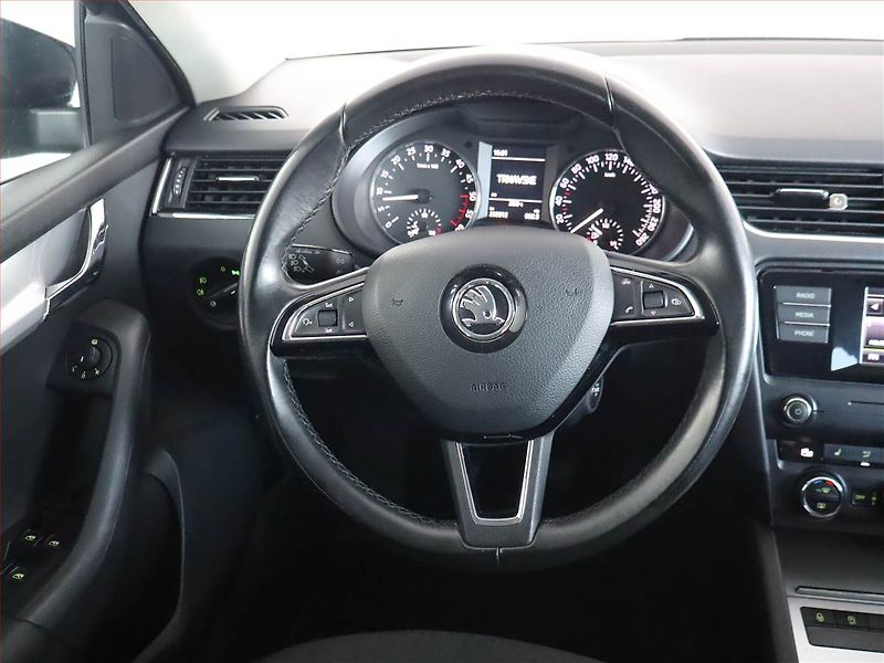 Škoda Octavia (2016) 1.6 TDI, Tempomat - fotka 15 z 18
