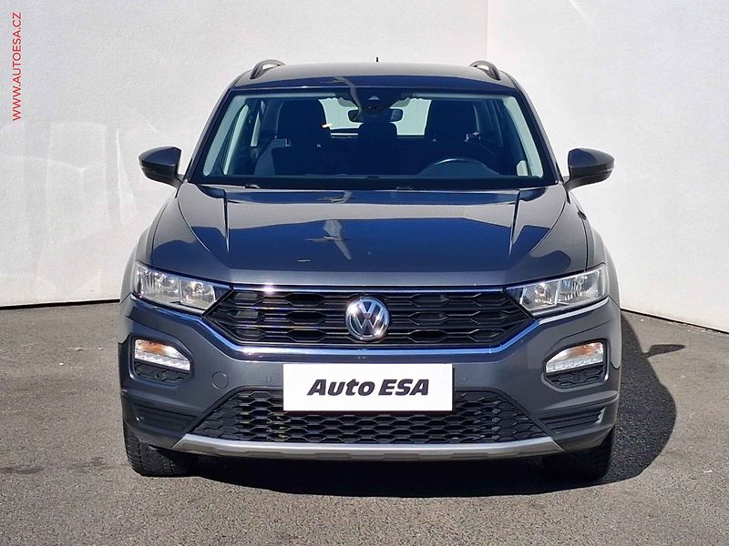 Volkswagen T-Roc (2019) 1.5 TSi, 1.maj,ČR - fotka 2 z 18
