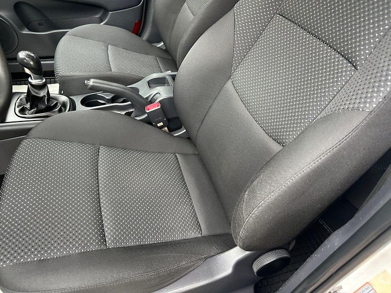 Hyundai i30 (2011) CW 1.6Crdi 66kw FIFA - fotka 16 z 24