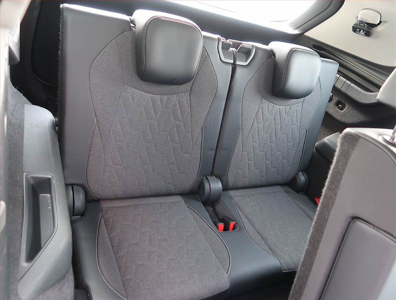 Volkswagen Tayron (2025) 1.5 eTSI - fotka 18 z 18