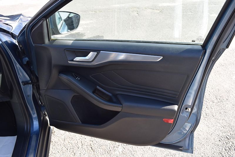 Ford Focus (2019) 2.0TDCI 110kw EcoBlue TAŽN LED - fotka 40 z 49