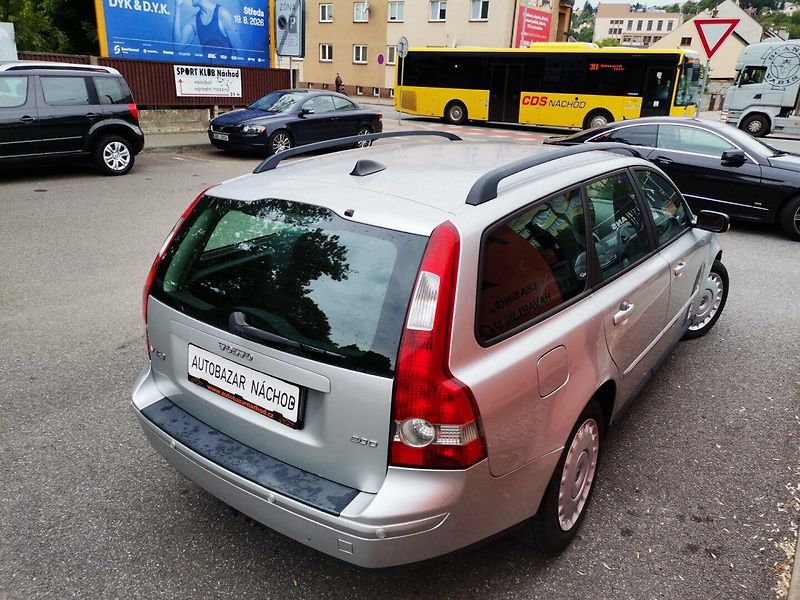 Volvo V50 (2005) 2.0d 100kw AC Tempomat Tažné - fotka 23 z 25