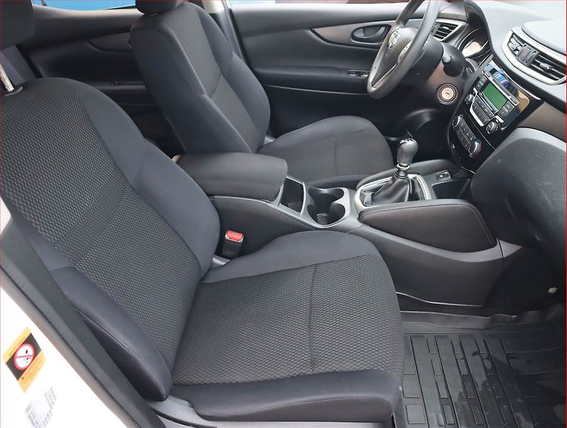 Nissan Qashqai (2014) 1.2 DIG-T, Serv.kniha - fotka 9 z 17