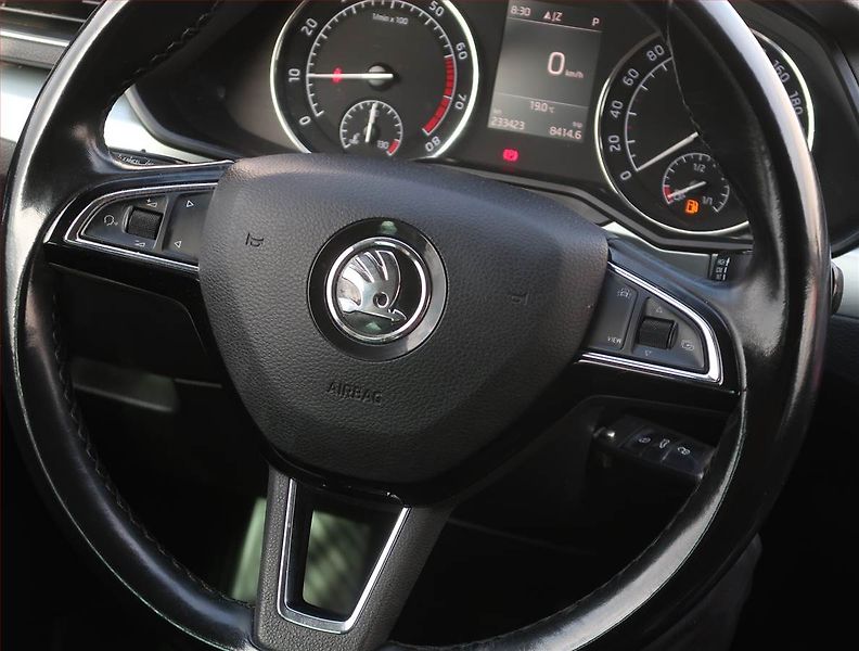 Škoda Superb (2018) Ambition 1.5 TSI, Automat - fotka 23 z 23