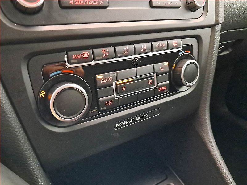 Volkswagen Golf (2011) 1.2 TSI, po STK, jezdí výborně - fotka 13 z 15