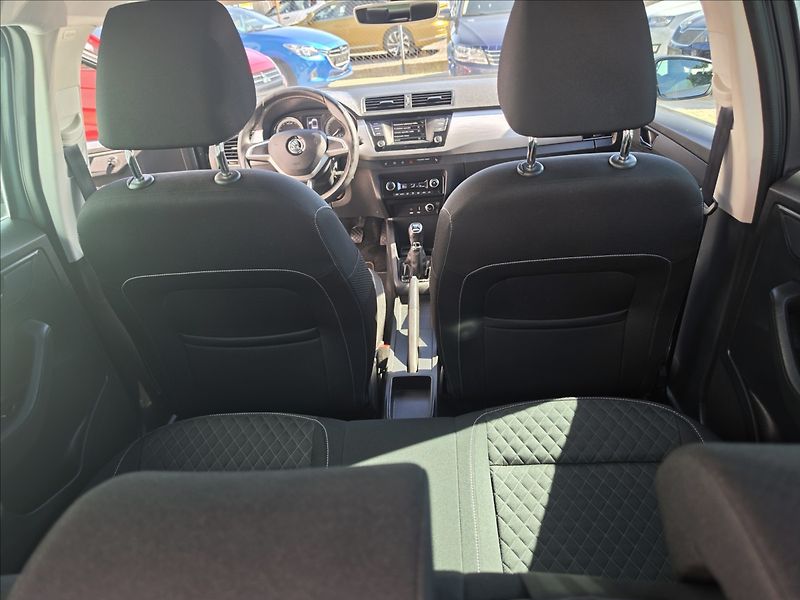 Škoda Fabia III 1,2TSi 66KW Edition - fotka 27 z 41
