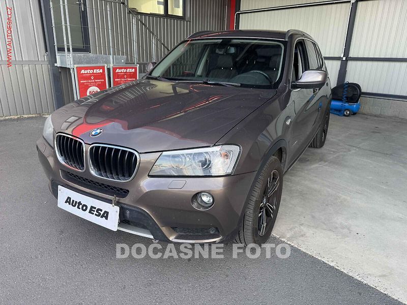 BMW X3 (2012) 2.0 D xDrive20d, 1.maj,ČR - fotka 1 z 3