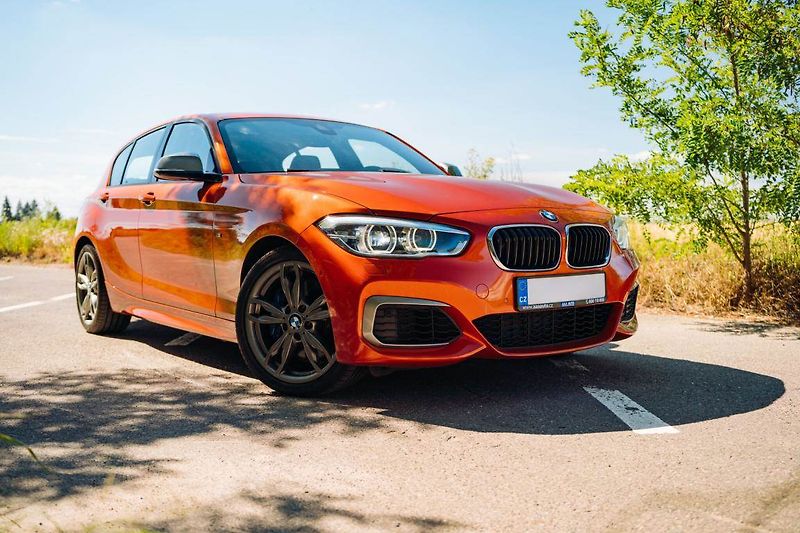 BMW Řada 1 (2016) M140i xDrive - fotka 2 z 31