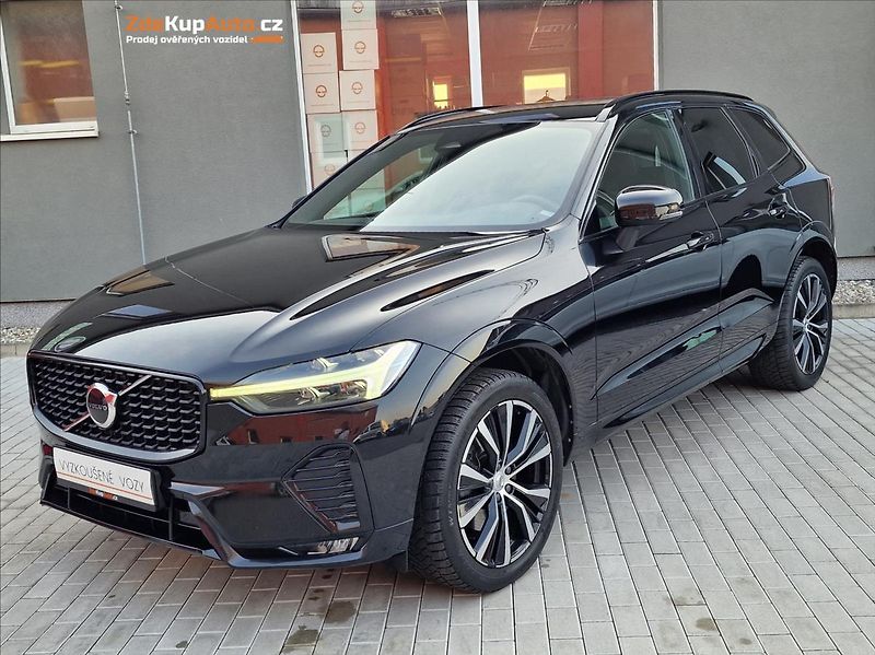 Volvo XC60 B5 184kW Plus Dark Auto,1.Maj - fotka 1 z 50