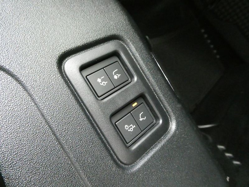 Land Rover Defender 110 S D200 - fotka 32 z 35