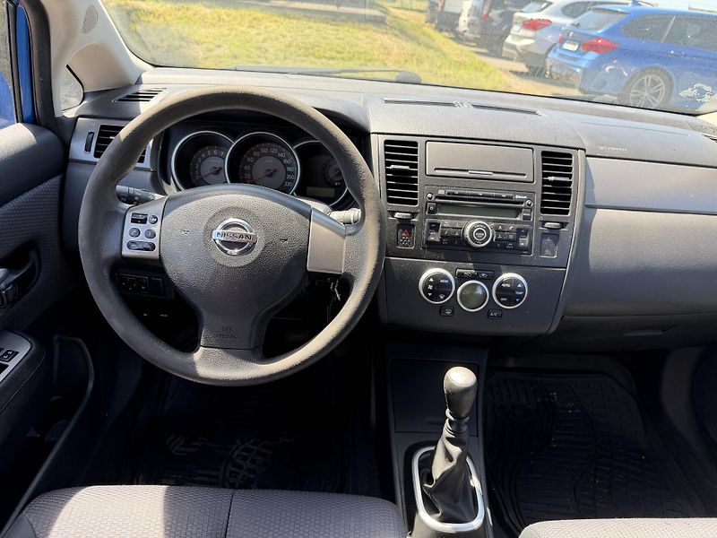 Nissan Tiida 1.8i - fotka 13 z 20