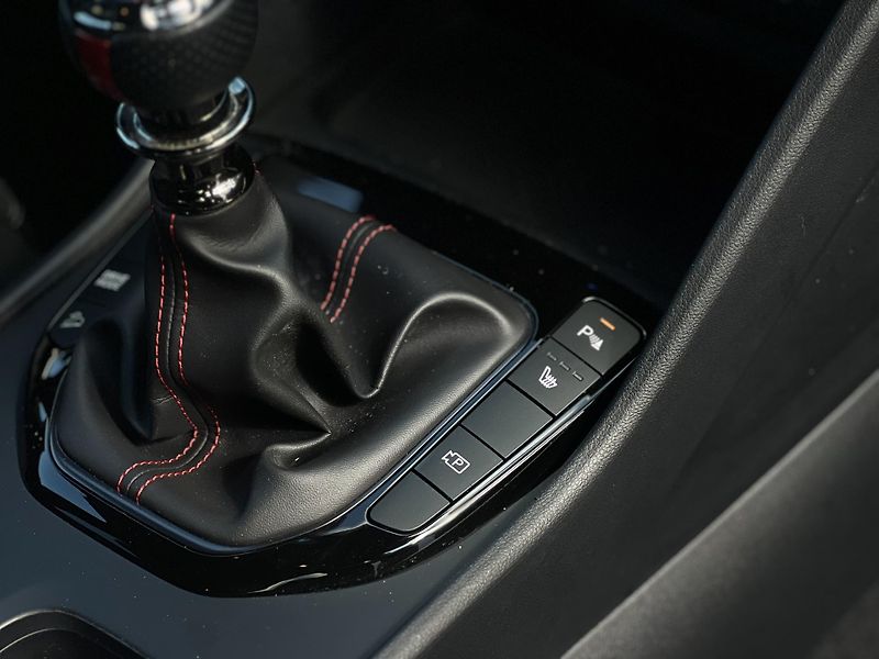 Hyundai Tucson (2023) 1.6 T-GDI N-Line - fotka 12 z 23