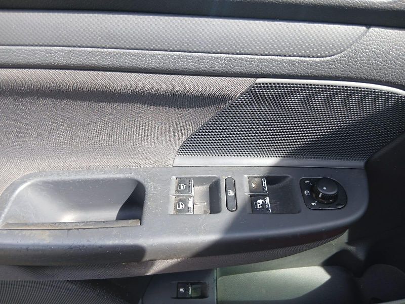Volkswagen Golf 5, 1.4i - fotka 21 z 30