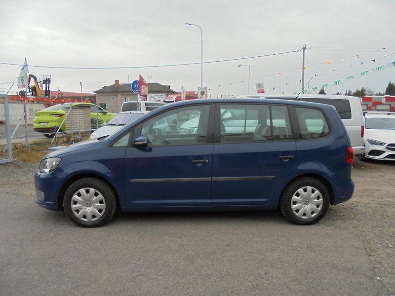 Volkswagen Touran (2011) 1.6TDI-77kw-7MÍST-DSG-KŮŽE - fotka 4 z 12