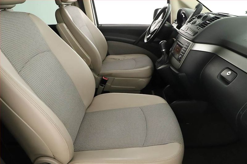 Mercedes-Benz Viano (2010) Trend 3.0 CDI, 1Maj - fotka 7 z 17
