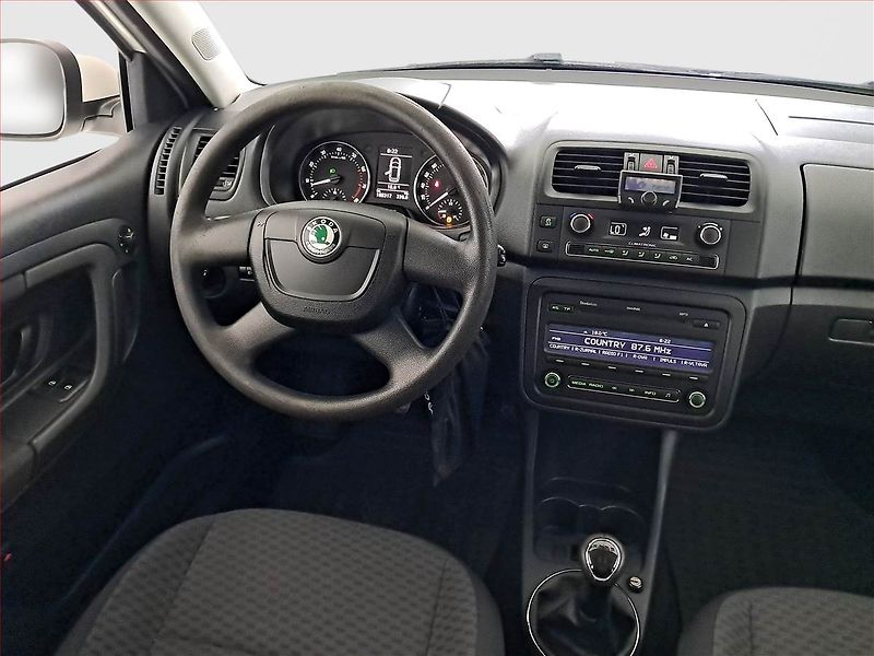 Škoda Fabia (2011) 1.2 TSI, nová STK, zamluveno - fotka 7 z 14