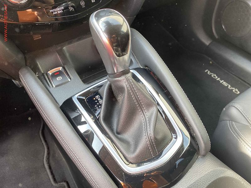 Nissan Qashqai (2019) 1.3DiG-T, N-Connecta, AT - fotka 16 z 18