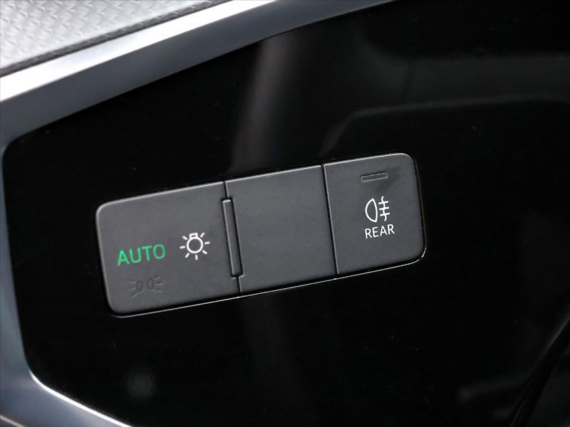 Audi Q3 2,0 35TDI  S-tronic CZ S-line - fotka 17 z 39