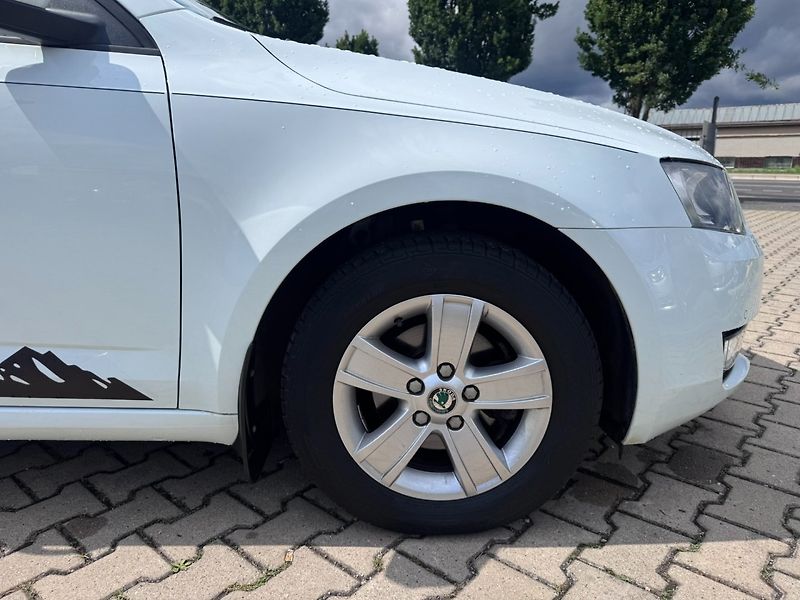 Škoda Octavia (2015) 1,6 TDI 81 KW TAŽNÉ KOLA - fotka 16 z 50