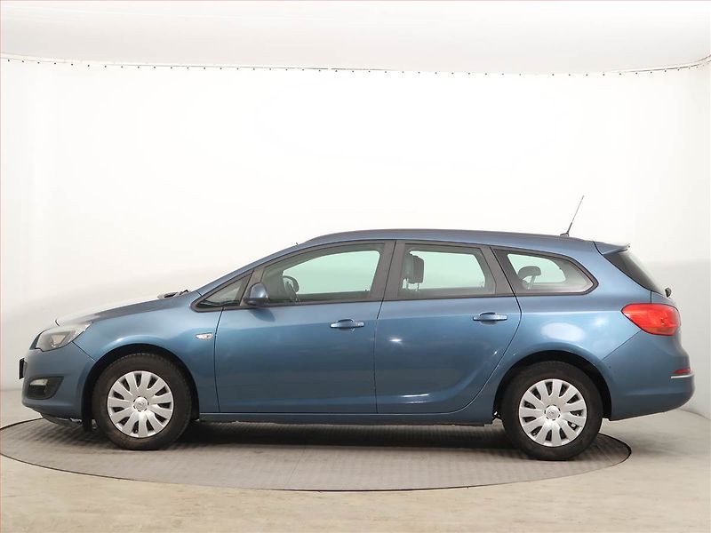 Opel Astra (2015) 1.6 CDTI, Tempomat - fotka 3 z 14
