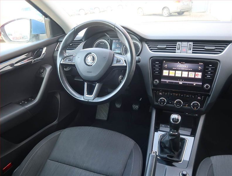 Škoda Octavia (2017) Style 1.6 TDI, Navi, Tempomat - fotka 7 z 15