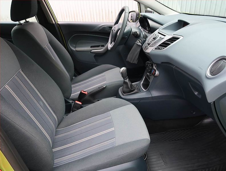 Ford Fiesta (2010) 1.25, Park. senzory - fotka 9 z 17
