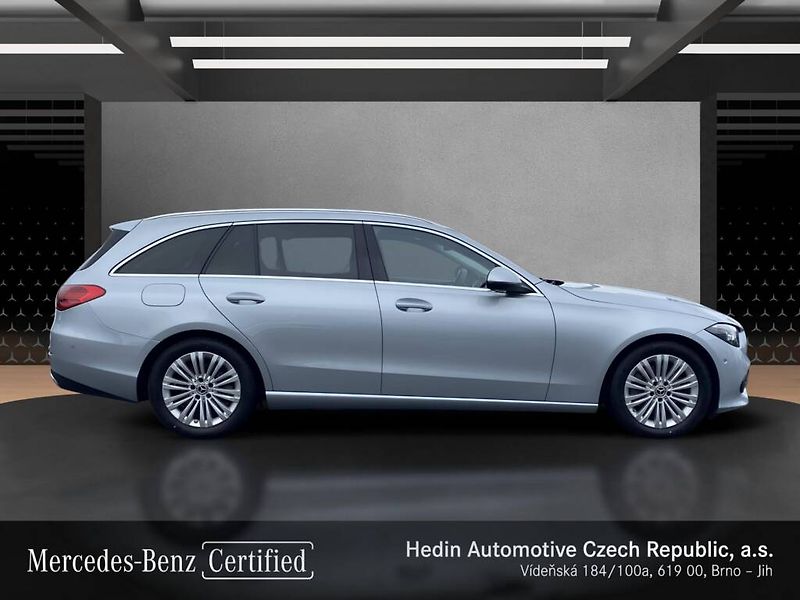 Mercedes-Benz Třídy C (2025) 220 d 4MATIC kombi - fotka 6 z 27