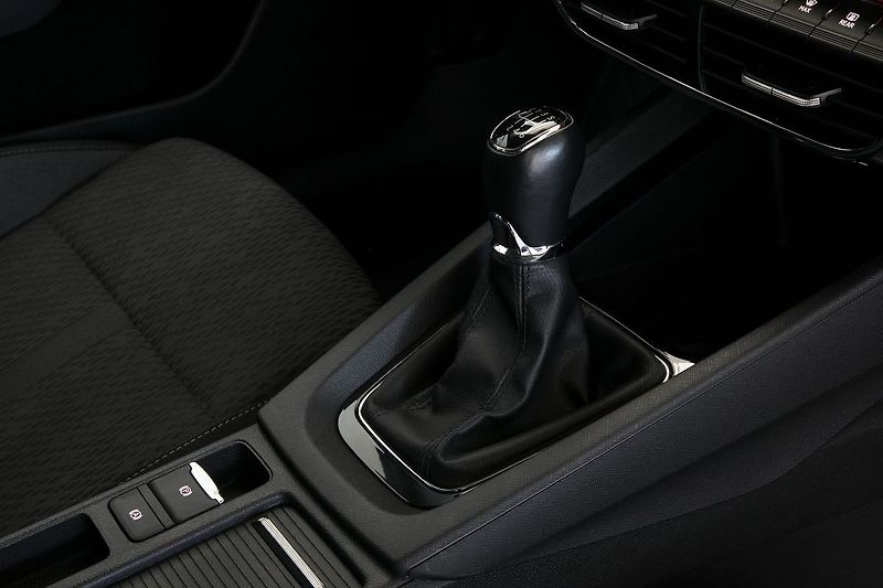 Škoda Octavia 2.0TDI 110kW Style LED Kessy - fotka 20 z 32