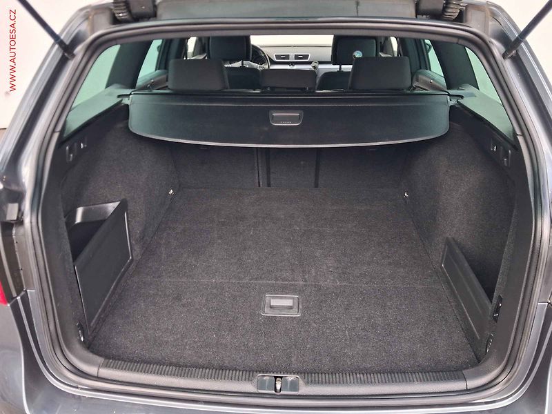 Volkswagen Passat (2014) 2.0TDi, DSG, bixen, navi - fotka 7 z 18