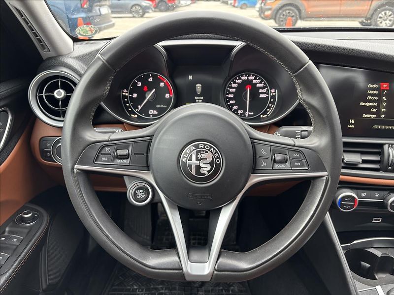 Alfa Romeo Giulia 2,2 JTDm 132kW 180 MT Super - fotka 24 z 37