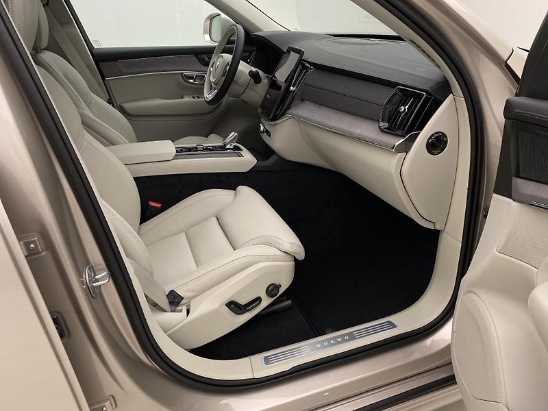 Volvo XC90 (2026) T8 AWD RECHARGE BRIGHT PLUS 7m - fotka 25 z 71