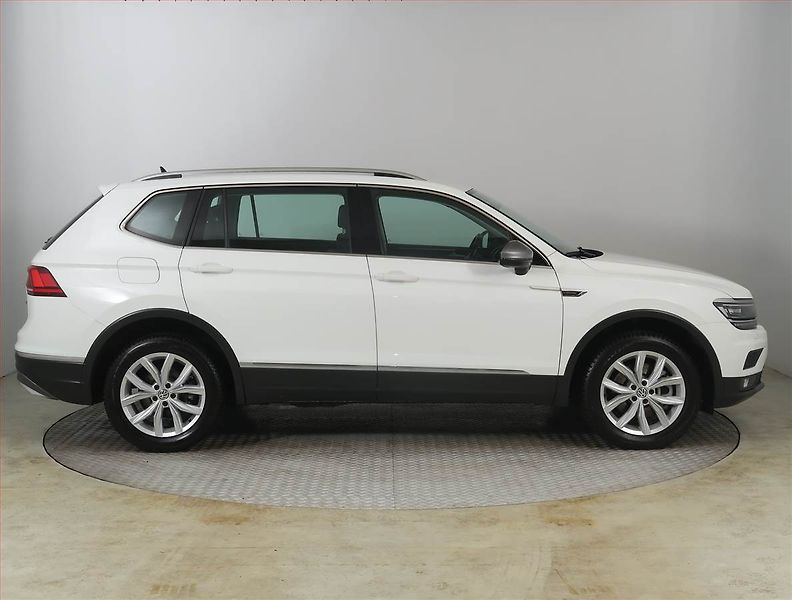 Volkswagen Tiguan Allspace (2021) Highline 2.0 TDI - fotka 6 z 24