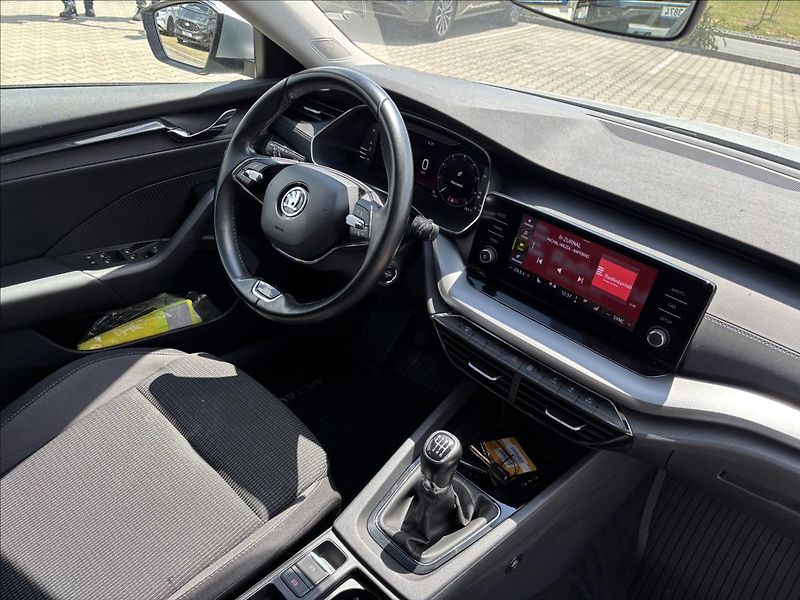 Škoda Octavia 2,0 TDI 85kW Ambition - fotka 17 z 38
