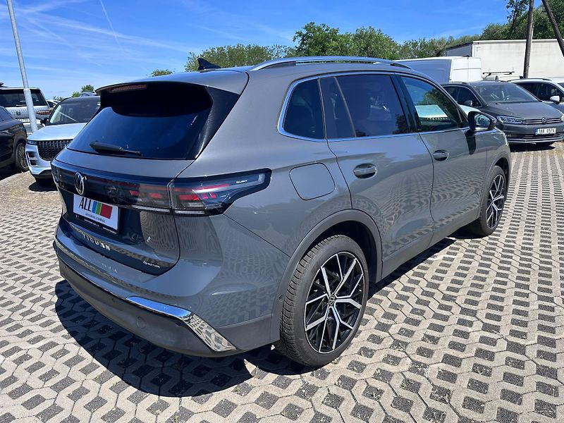 Volkswagen Tiguan 2.0 TDI 4MOTION DSG Elegance - fotka 2 z 16