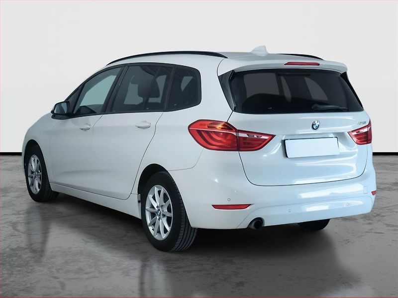 BMW Řada 2 (2017) 218i Gran Tourer, Serv.kniha - fotka 4 z 18