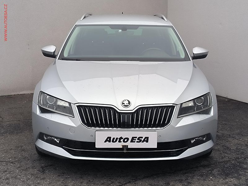 Škoda Superb (2015) 2.0 TDi, Style, DSG, bixen - fotka 2 z 25
