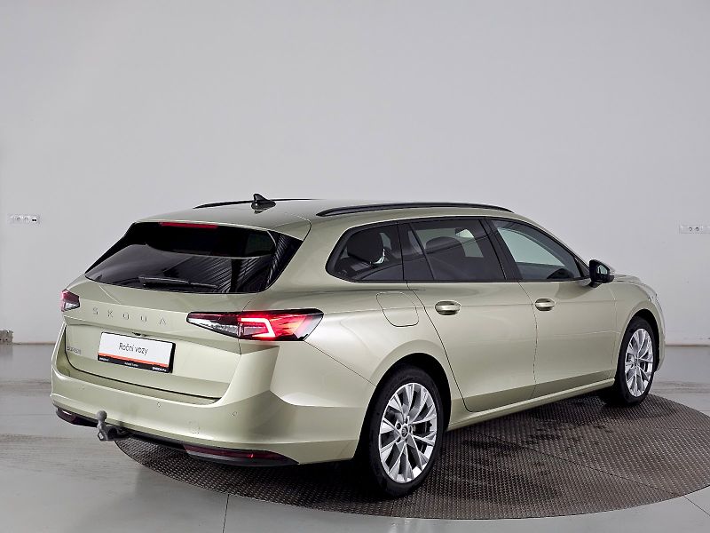 Škoda Superb (2025) COMBI 1.5TSi SELECTION CITY TA - fotka 2 z 34