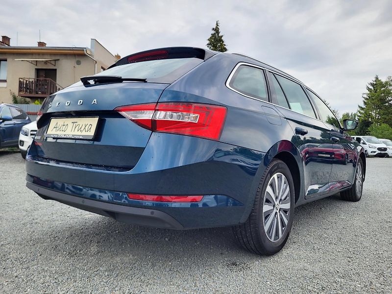 Škoda Superb III FL combi 2.0 TDi DSG STYLE - fotka 41 z 50