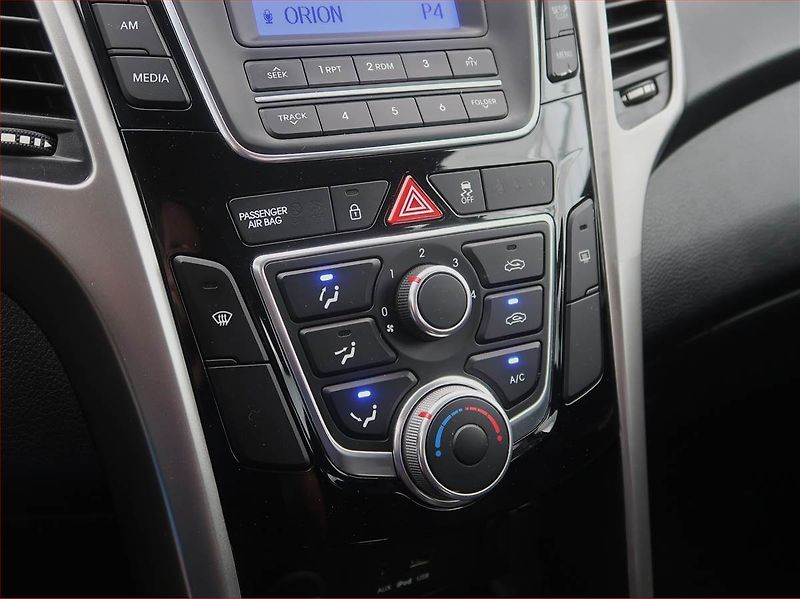 Hyundai i30 (2013) 1.6 GDI, Serv.kniha, Tempomat - fotka 18 z 18