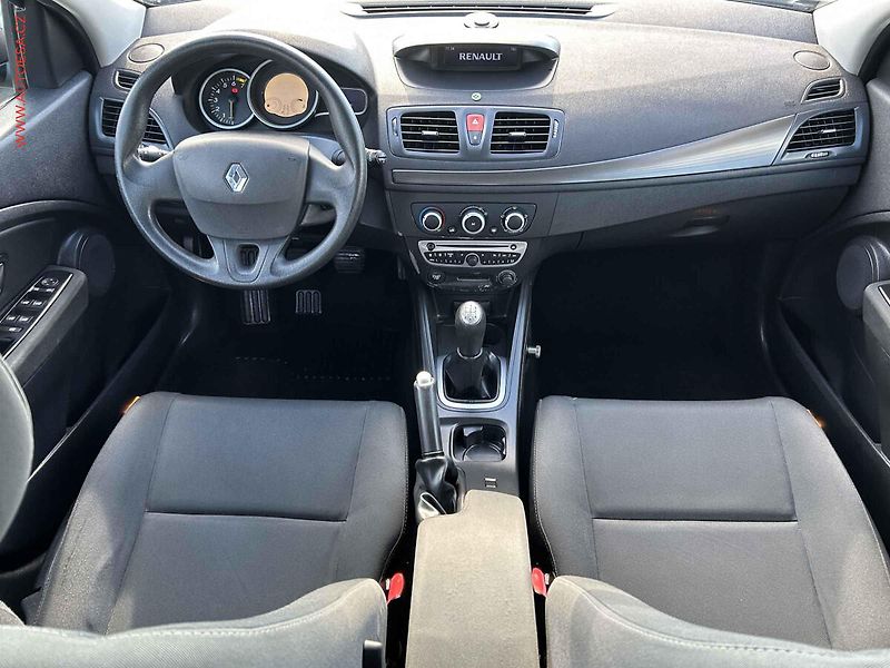 Renault Mégane (2009) 1.6 16V - fotka 8 z 16