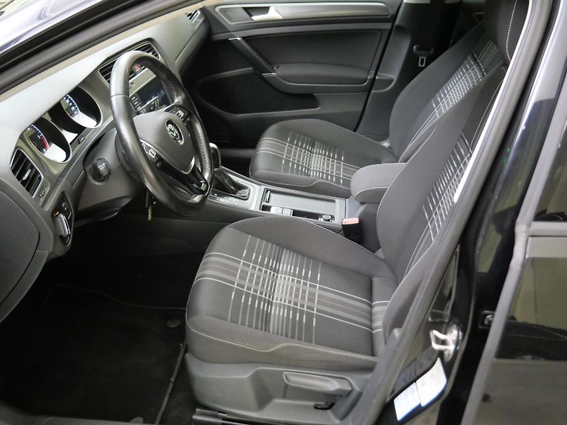 Volkswagen Golf - fotka 11 z 23