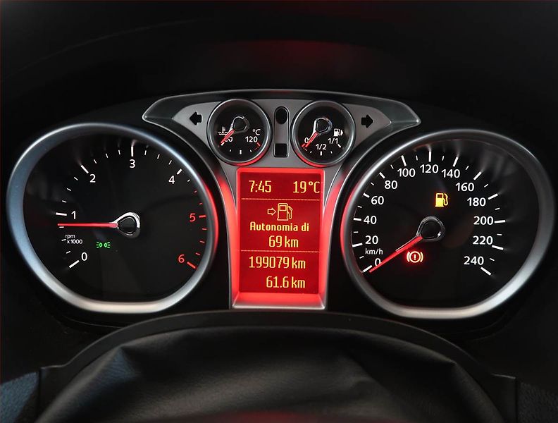 Ford Kuga (2009) 2.0 TDCi, 4X4, Navi, Tempomat - fotka 11 z 12