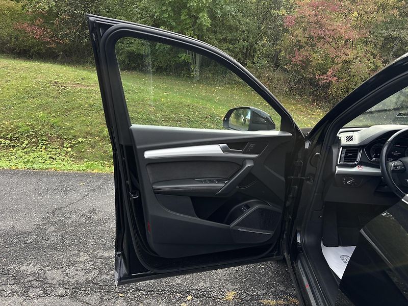 Audi Q5 (2021) 50TFSIe SLine PANO NOV BATERIE - fotka 11 z 38