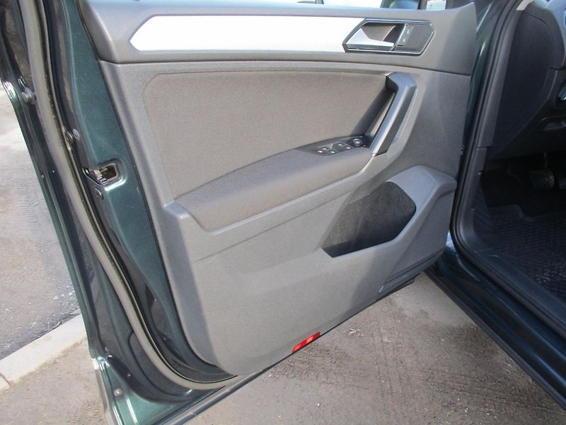 Volkswagen Tiguan 2.0TDi*4x4*7DSG*NAVI*T.ZAŘ - fotka 11 z 51